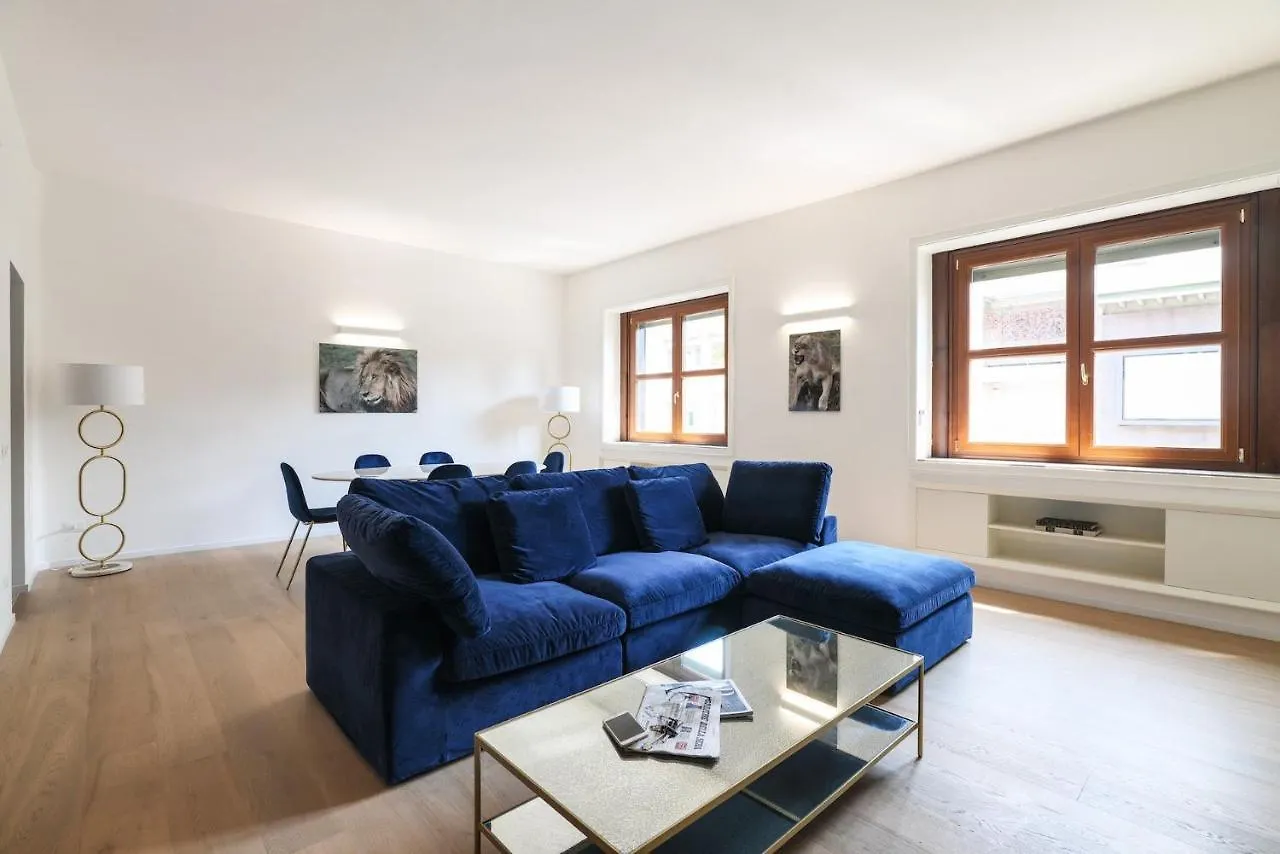 Elegant Urban Retreat In The Heart Of Milan - Breraアパートメント イタリア