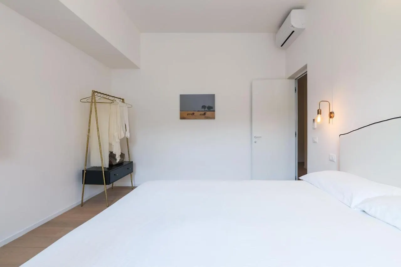 Elegant Urban Retreat In The Heart Of Milan - Brera Apartamento
